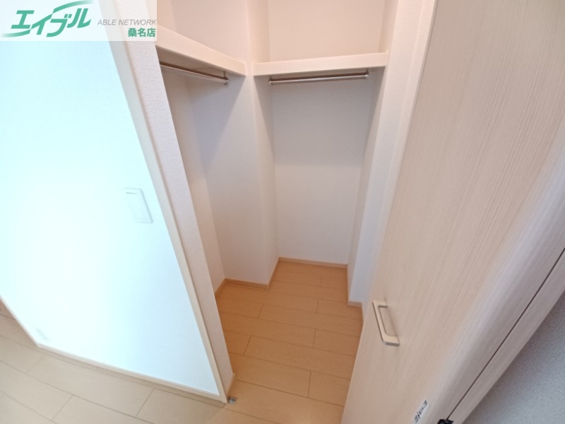 収納　同型参考写真