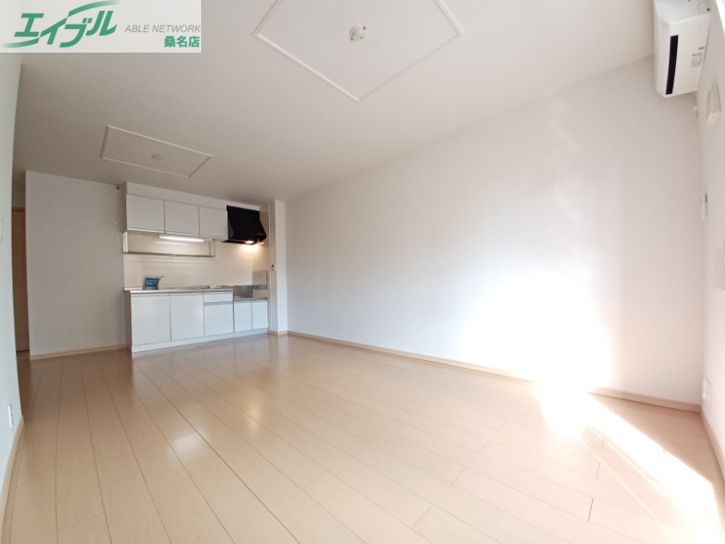 居室・リビング　同型参考写真