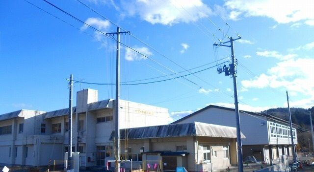 小学校　相馬市立山上小学校（小学校）まで3000m