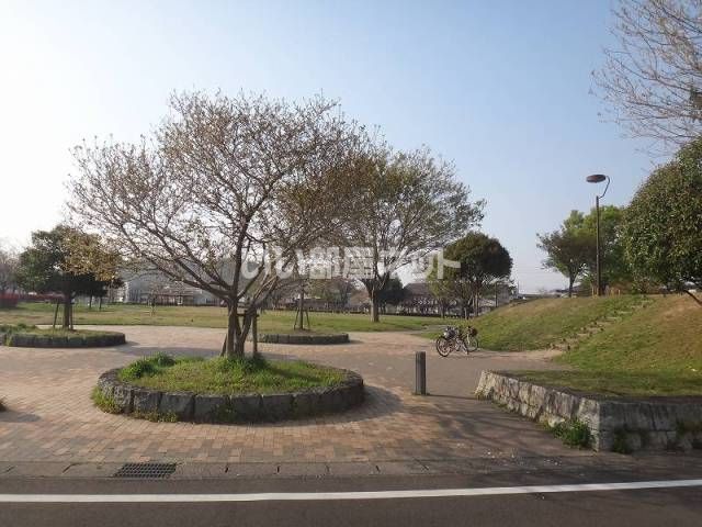 公園　上坂公園（公園）まで884m