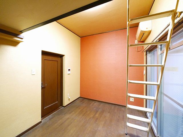 その他部屋・スペース　落ち着いた色調の洋室です