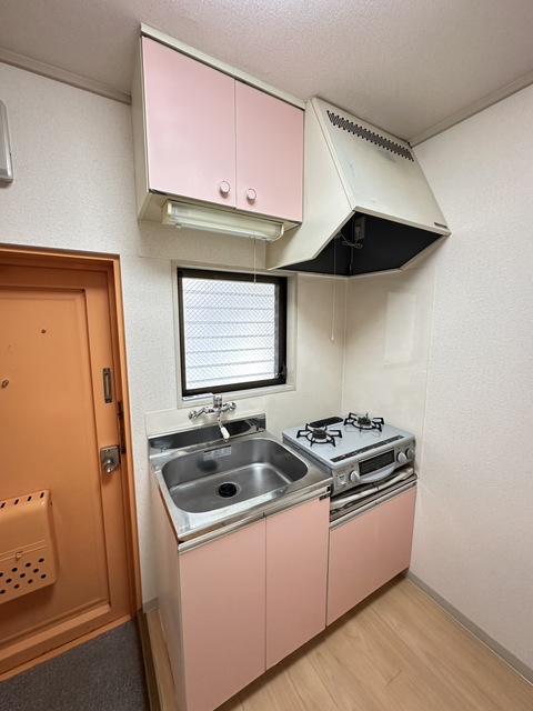 キッチン　別部屋参考写真です