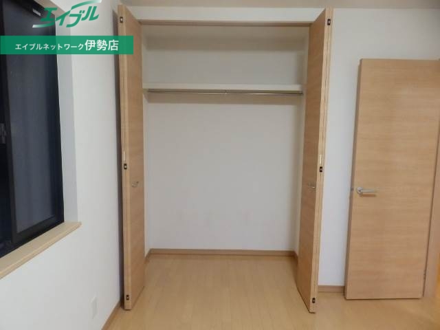 収納　同型参考写真