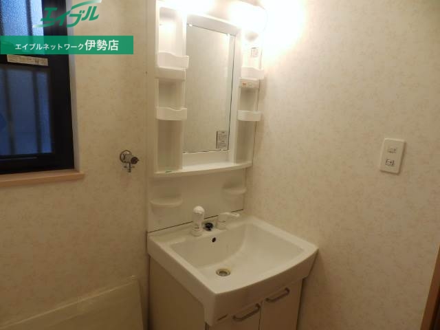 洗面設備　同型参考写真