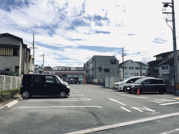 コンビニ　セブンイレブン（コンビニ）まで222m