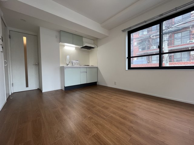 居室・リビング　こちらの居間で趣味の時間をお楽しみください