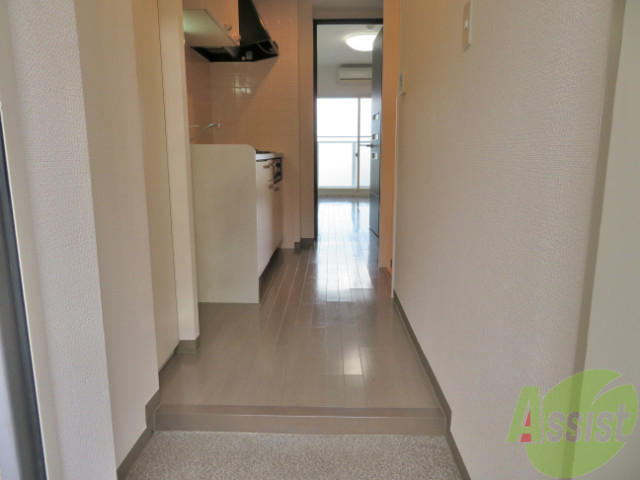 玄関　玄関も十分な広さがございますね。シューズボックスもあります