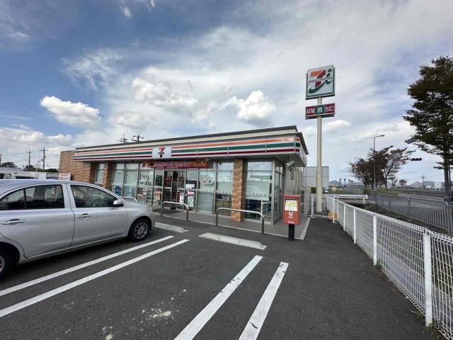 コンビニ　セブン－イレブン　社町社店（コンビニ）まで584m