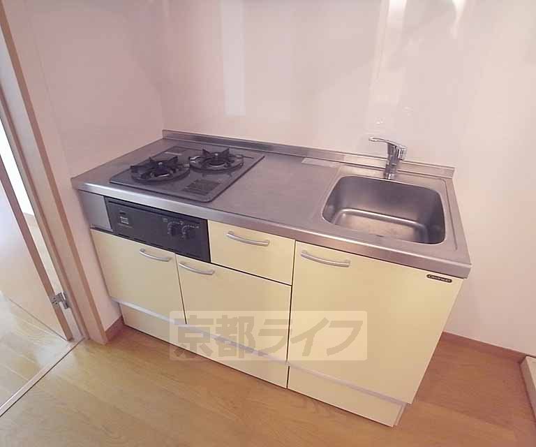 キッチン　２口コンロ付きシステムキッチンです