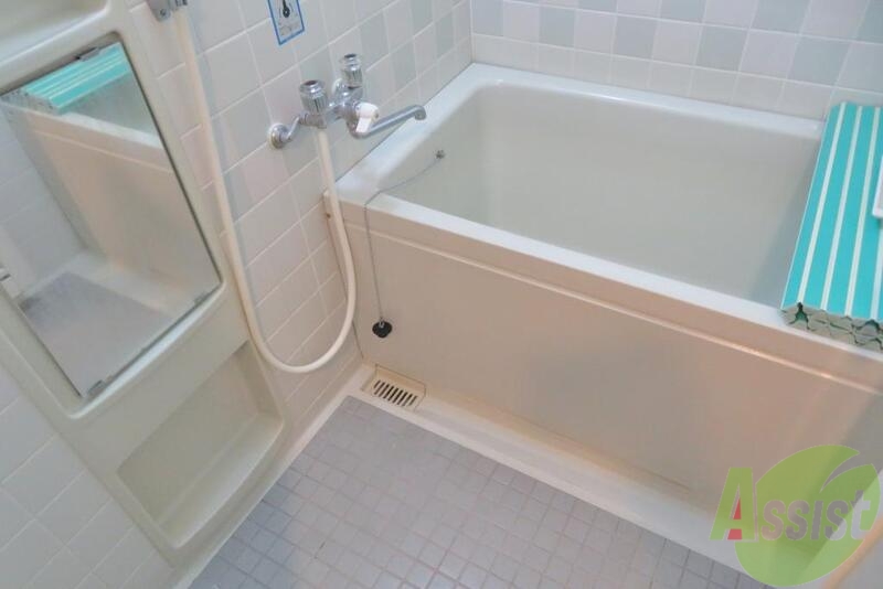 バス・シャワールーム　バスルームは一日の疲れを癒す大切な場所です。