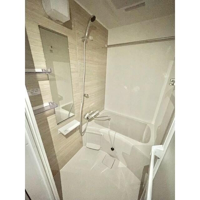 バス・シャワールーム　同タイプの参考写真です