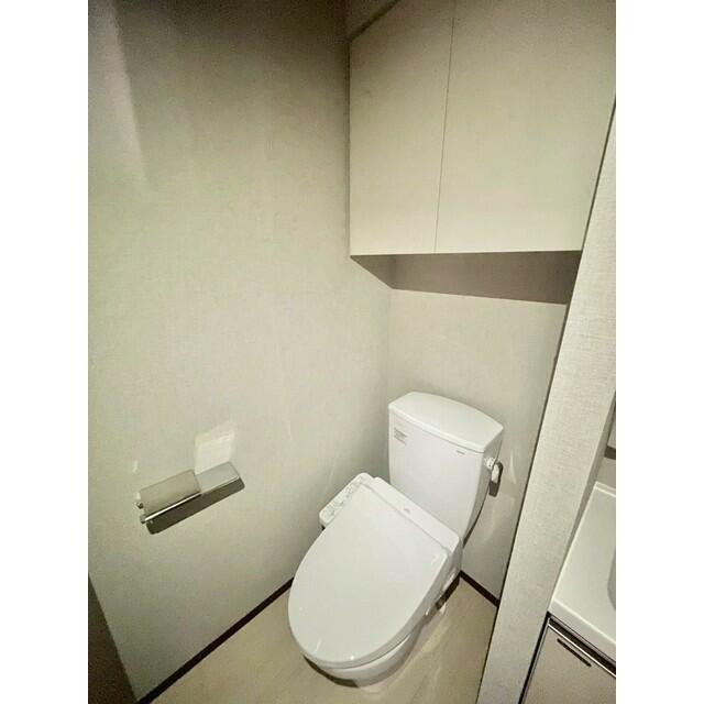 トイレ　同タイプの参考写真です