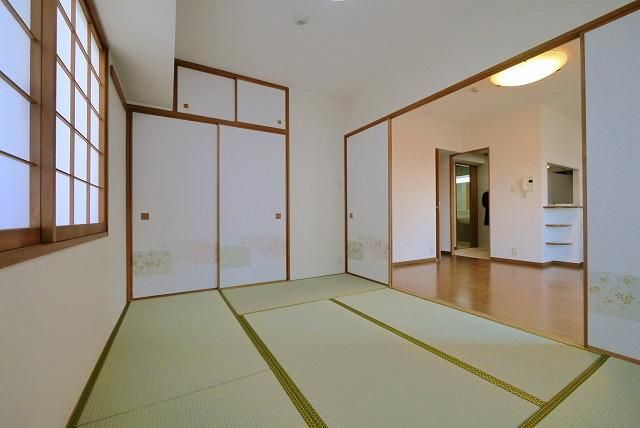 居室・リビング　同建物別号室