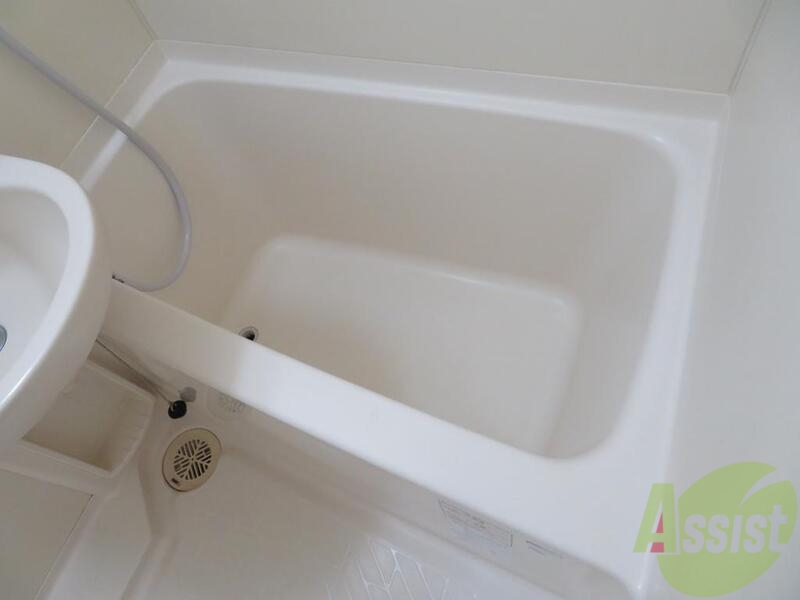 バス・シャワールーム　浴室になっております。トイレと別なのは良いですね。