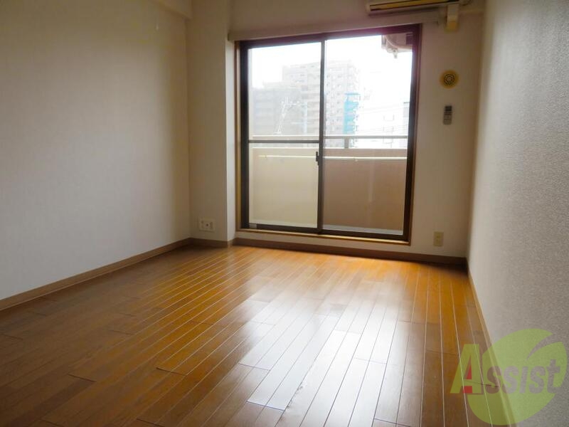 居室・リビング　南向きなので、日当たりがとても良い洋室になっております。