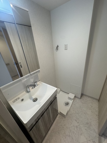洗面設備　※掲載写真は同マンション別部屋参考写真となります。