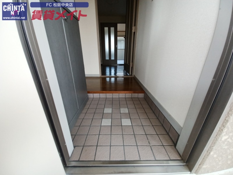 玄関　同物件別室写真