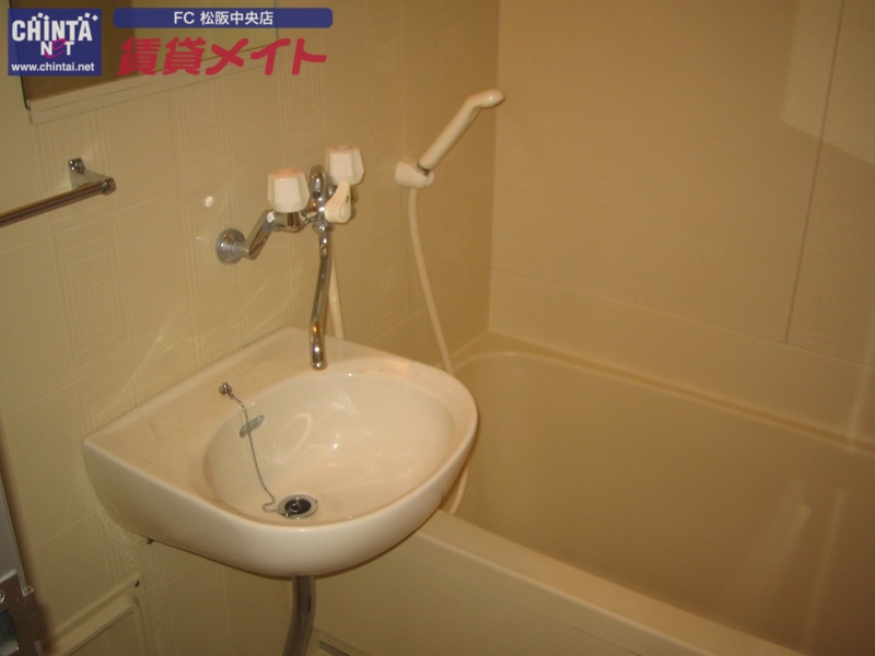 洗面設備　同物件別室写真