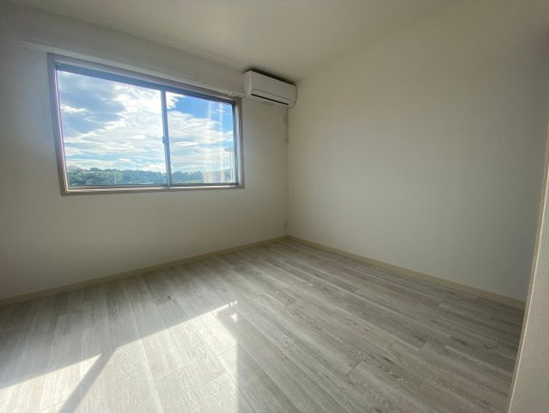 居室・リビング　落ち着いた雰囲気の洋室♪※同施工別建物