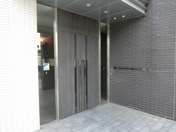 エントランス　建物の内部です