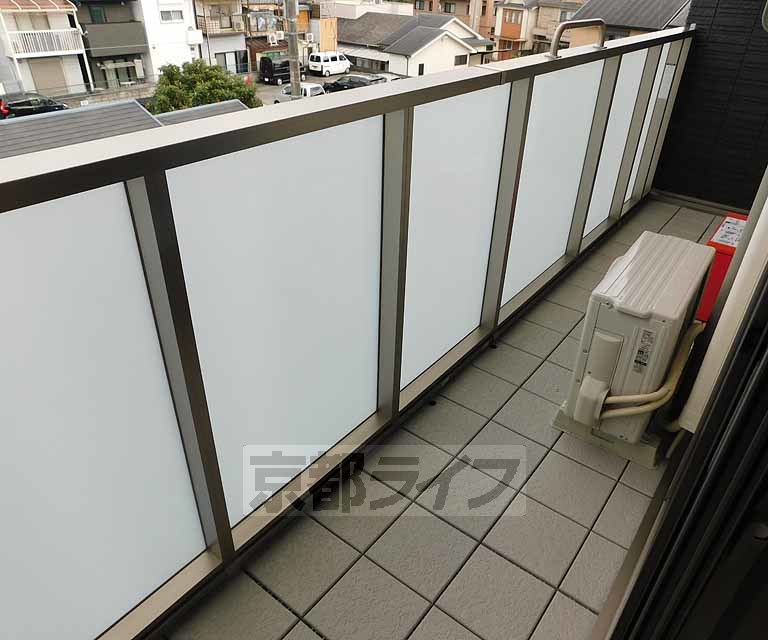 バルコニー　洗濯物も充分干せますね！