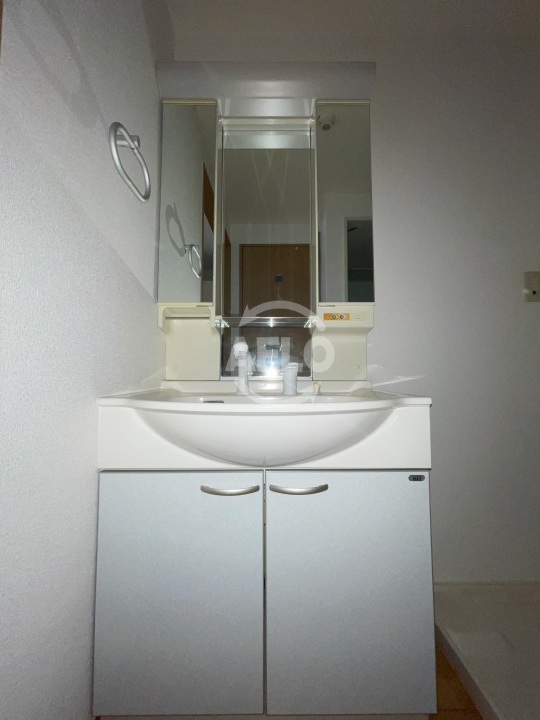 洗面設備　オルフェア我孫子III番館　独立洗面台