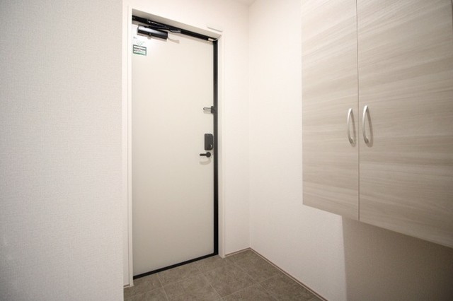 D-ROOM平田台の玄関写真