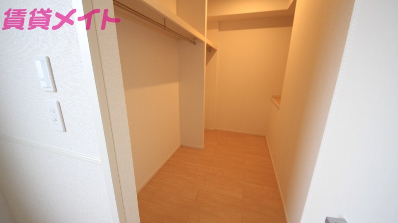 収納　同型参考写真です。