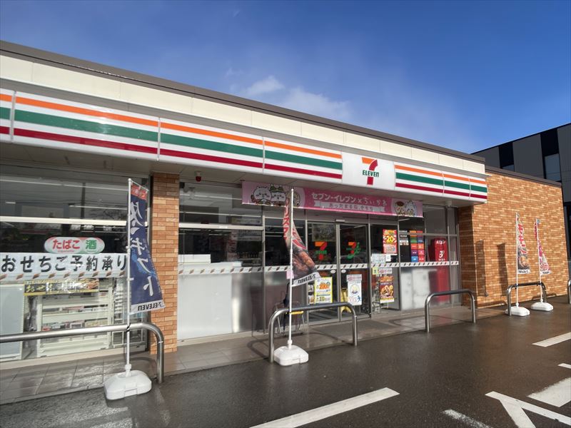 コンビニ　セブンイレブン金沢小坂町西店（コンビニ）まで677m