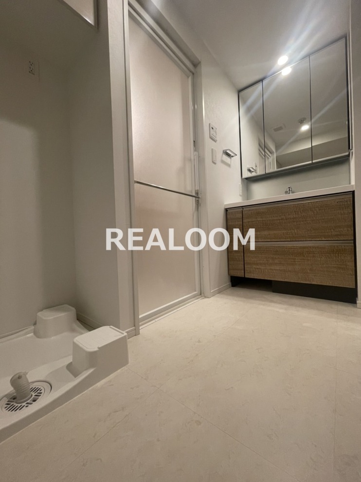 洗面設備　新宿御苑前　新宿三丁目　1K