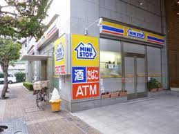 コンビニ　ミニストップ 新宿花園通り店（コンビニ）まで94m