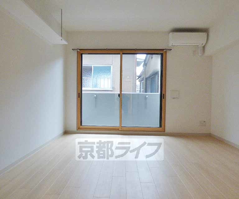 その他部屋・スペース　リビングの別角度の写真です。