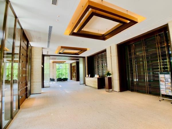 エントランス　清潔なエントランスです