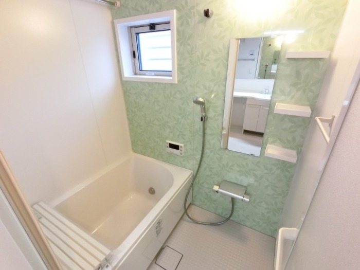 バス・シャワールーム　お風呂です