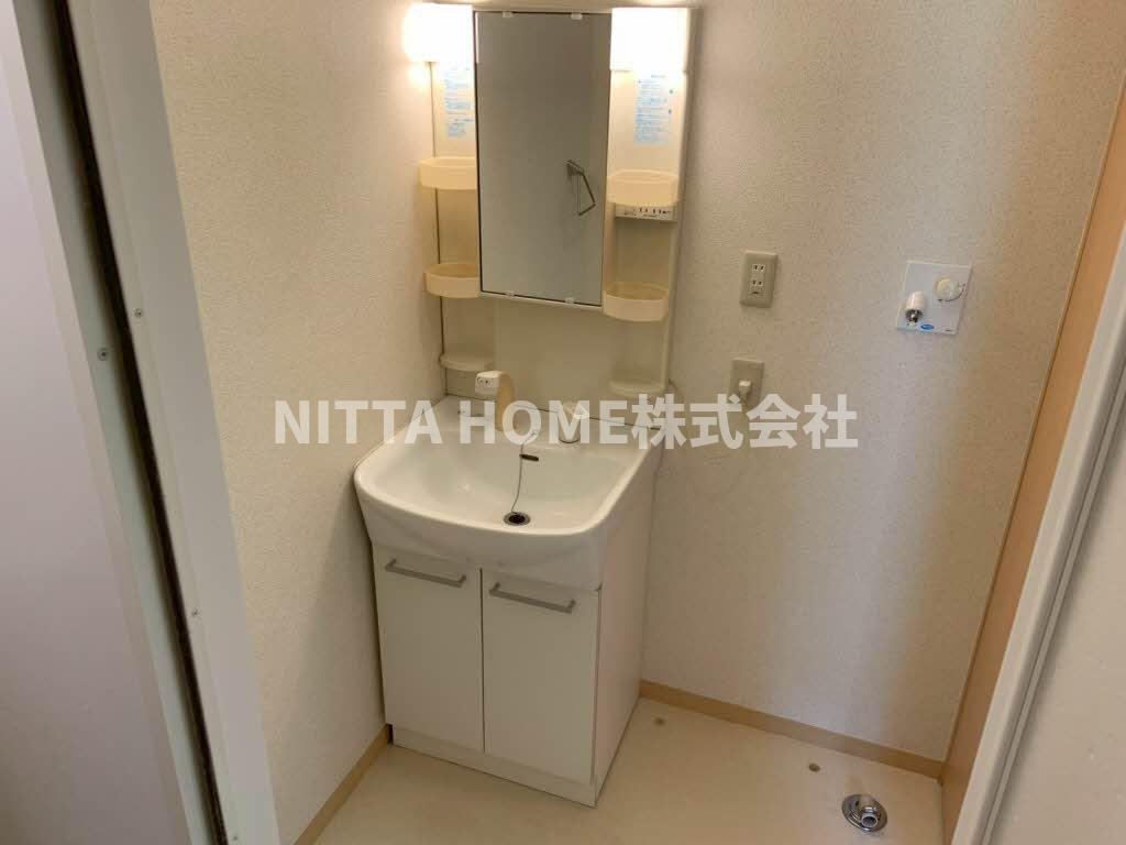 洗面設備　シャワー付き洗面台を設置★
