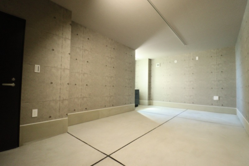 駐車場　ガレージ！