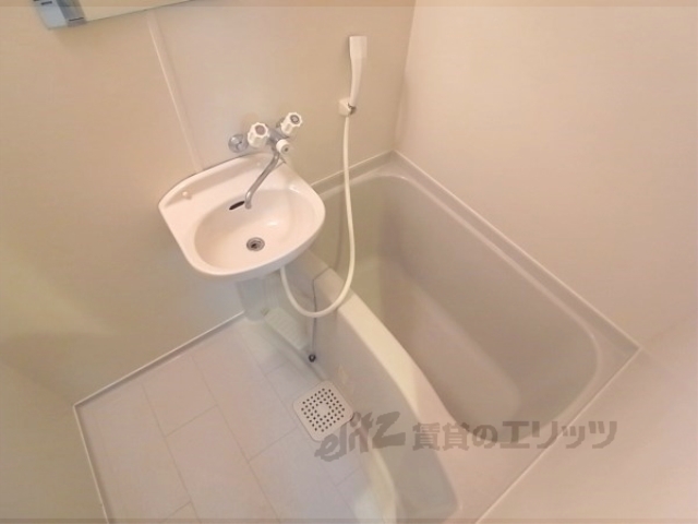 バス・シャワールーム　バス