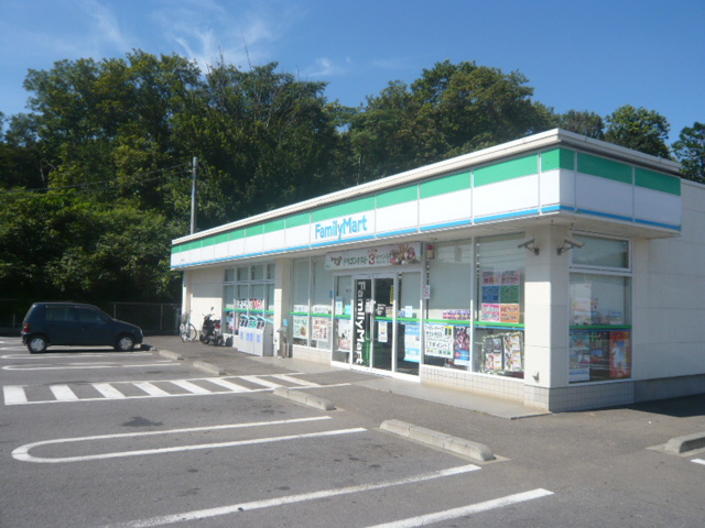 コンビニ　ファミリーマート坂東辺田店（コンビニ）まで771m