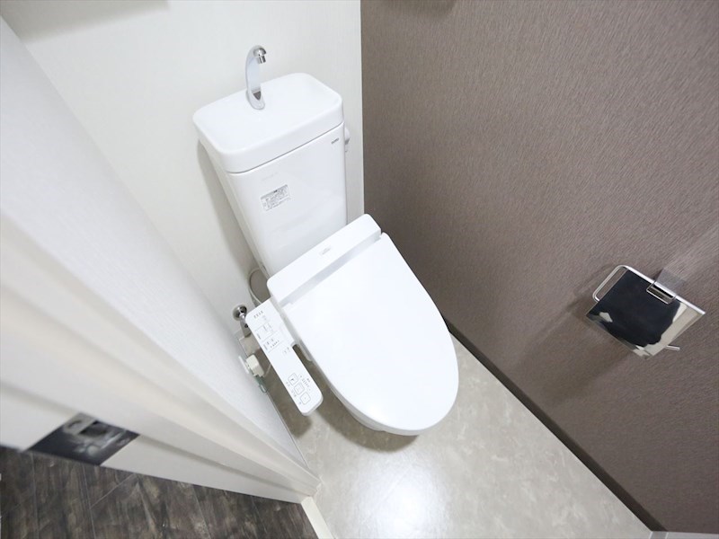トイレ　温水洗浄暖房便座付トイレ
