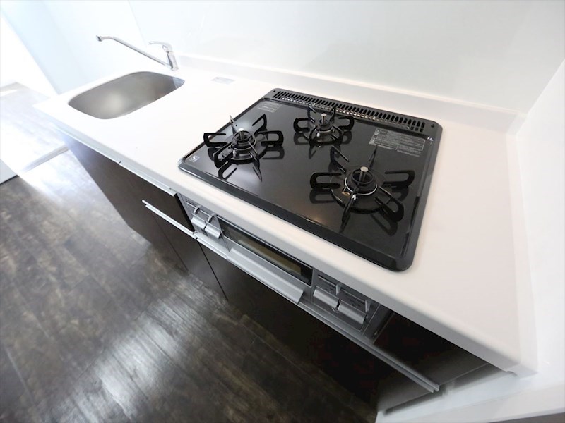 キッチン　システムキッチン　3口ガスコンロ　グリル付