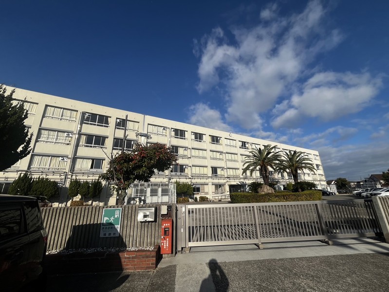 小学校　播磨町立播磨西小学校（小学校）まで750m