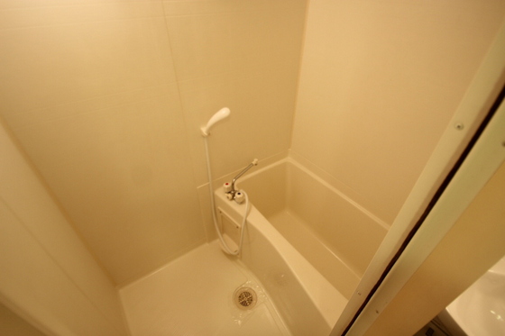 バス・シャワールーム　※別部屋の写真です