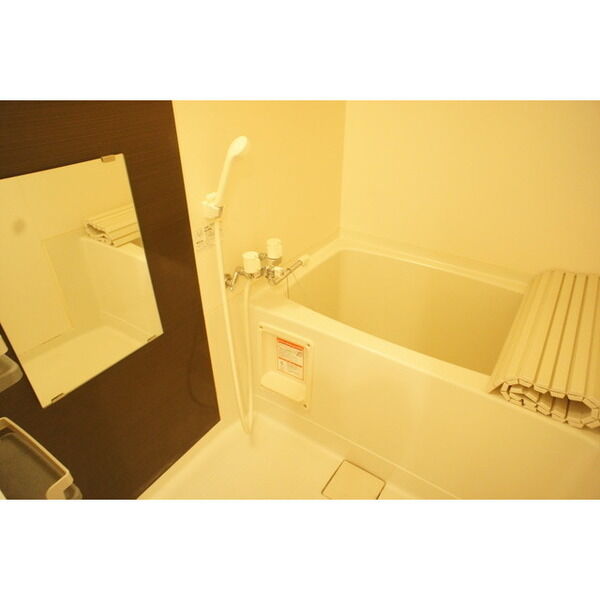 バス・シャワールーム　広々快適なバスルームです♪