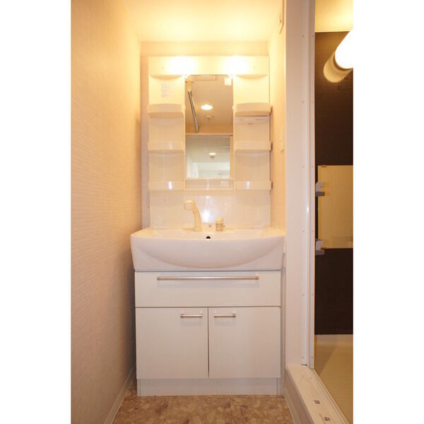 洗面設備　洗面化粧台付き♪