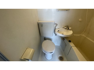 トイレ　浴室内にトイレがあります！