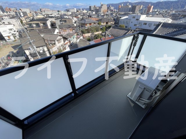 バルコニー　お洗濯にも便利なバルコニー付き