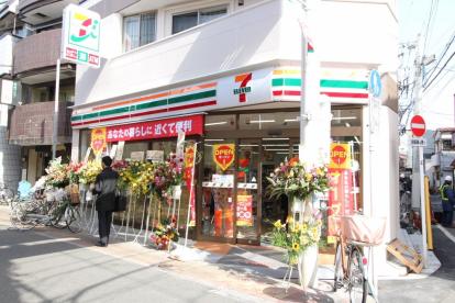 コンビニ　セブンイレブン 荒川おぐぎんざ店（コンビニ）まで138m
