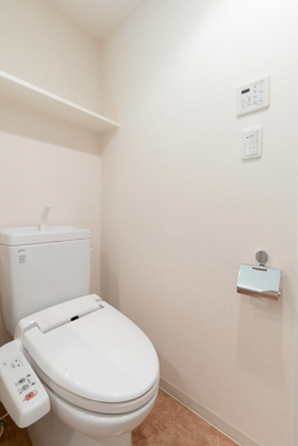 トイレ　※写真は同タイプ住戸です。