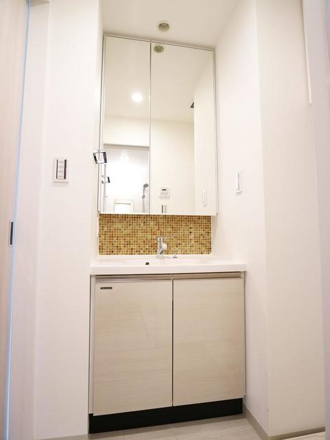洗面設備　※写真は同タイプ住戸です。