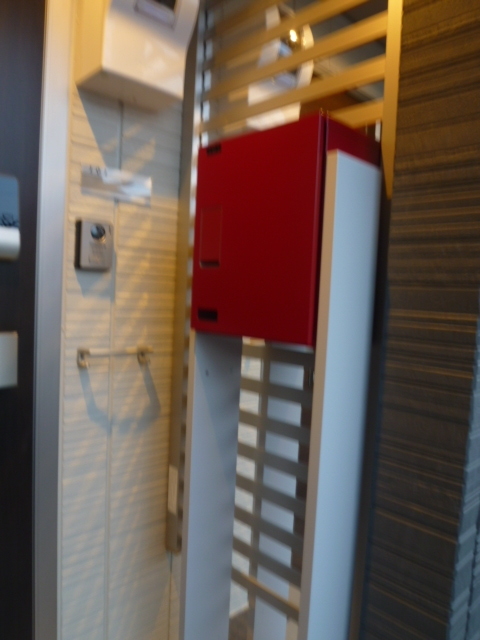 玄関　宅配ボックス